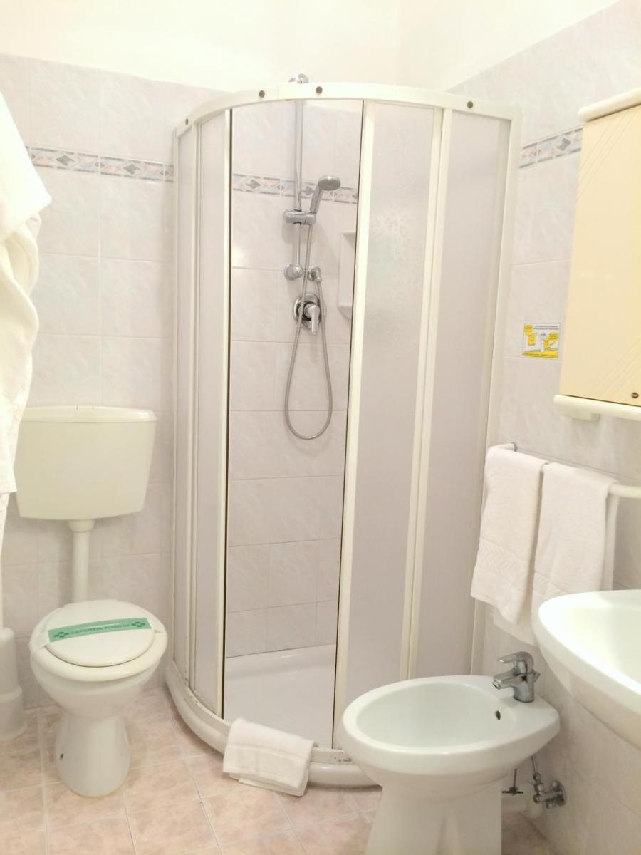 Hotel Rex 카오를레 외부 사진